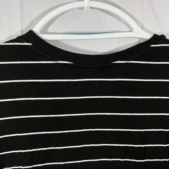 Forever 21 T-Shirt - Picture 8 of 12